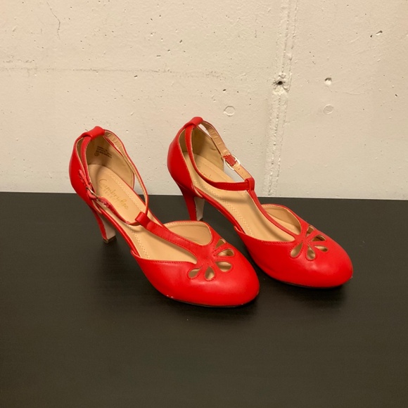 Cambridge Select Red Heels with straps - Picture 2 of 9